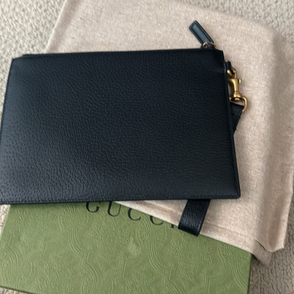 New in box! GG marmont pouch. Black leather. - Picture 4 of 6